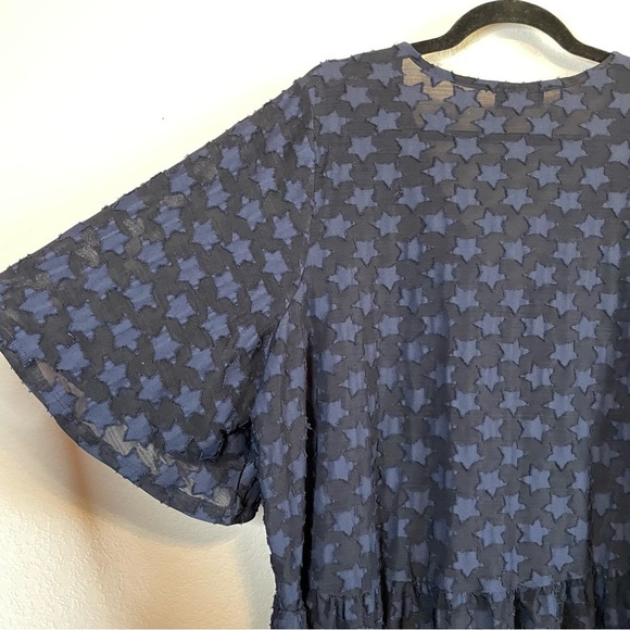Lane Bryant Black Classic Flutter Sleeve V-Neck Peplum Shirt Blue Stars - Picture 3 of 13